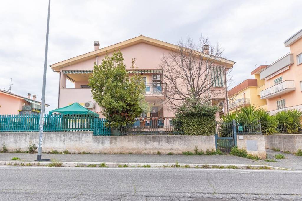 Appartamento in vendita a Roma via Maso Finiguerra, 107