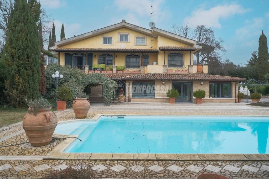 Villa in vendita a Formello via Monte del Lavatore