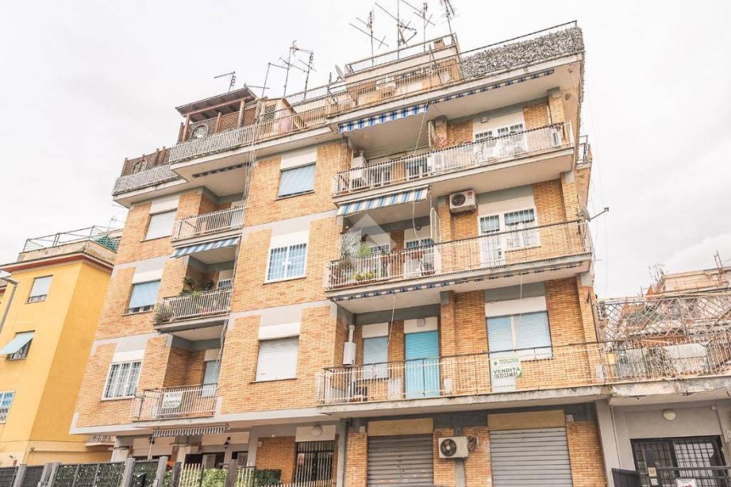 Appartamento in vendita a Roma via del Fosso di Centocelle, 64