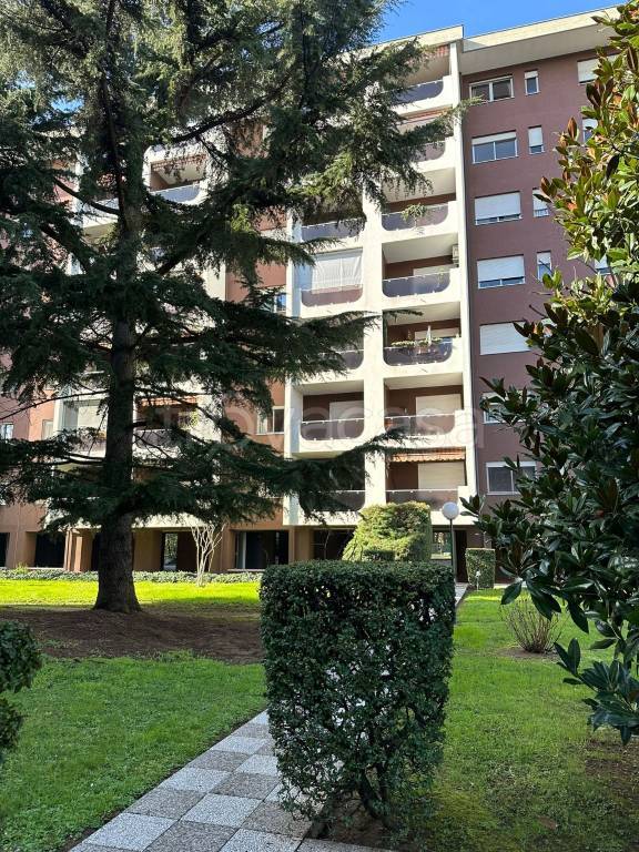 Appartamento in vendita a Beinasco strada Torino, 90