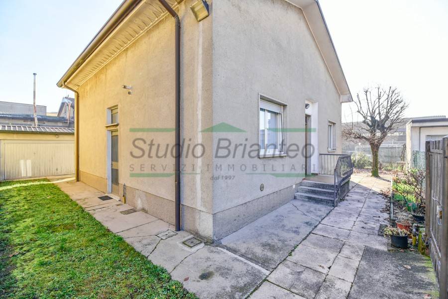 Villa in vendita a Verano Brianza via Po