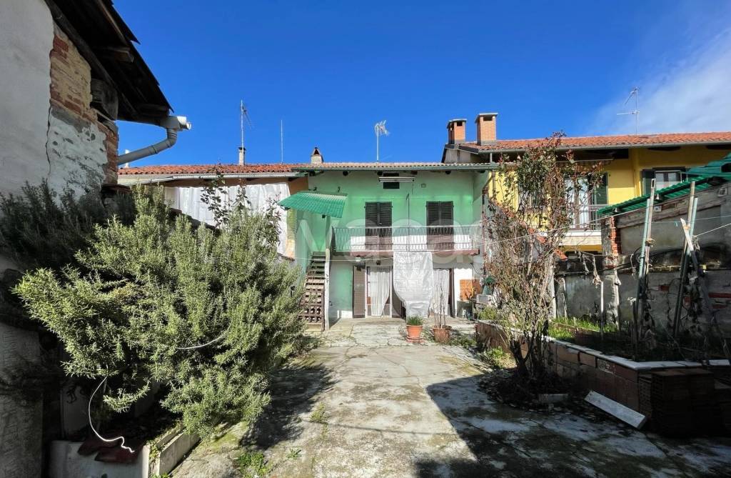 Casa Indipendente in vendita a Caramagna Piemonte via Cesare Battisti