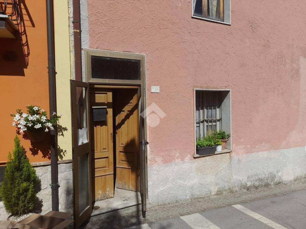 Casa Indipendente in vendita a San Leucio del Sannio via Amicoli, 24