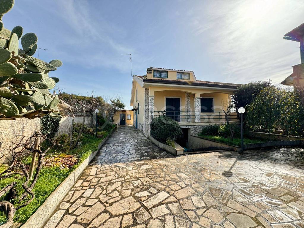 Villa in vendita ad Ardea via Terni, 30