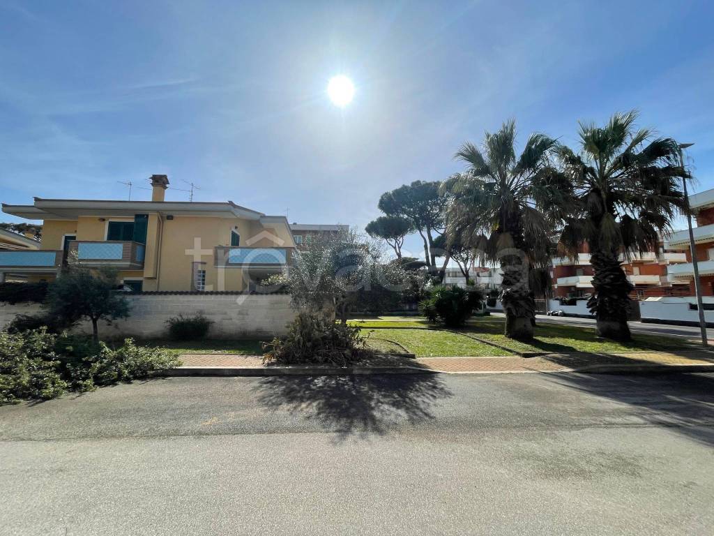Villa Bifamiliare in vendita ad Anzio viale Stella Marina, 56