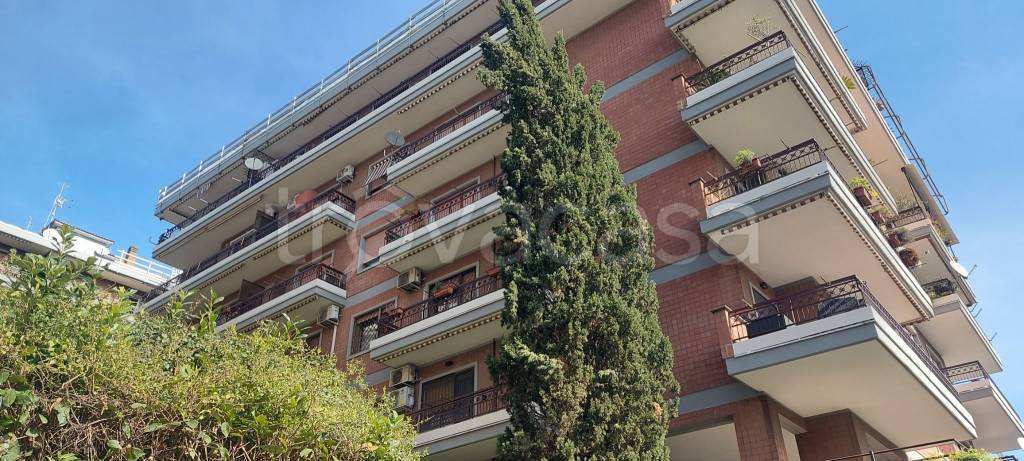 Appartamento in vendita a Roma via Benedetto Croce, 27