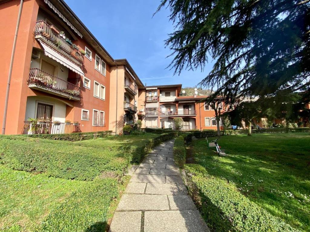 Appartamento in vendita a Rezzato via Umberto Giordano, 7