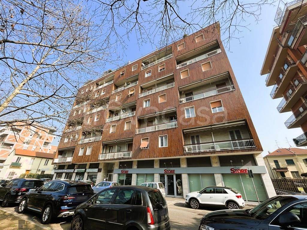 Appartamento in vendita a Monza via monte cervino