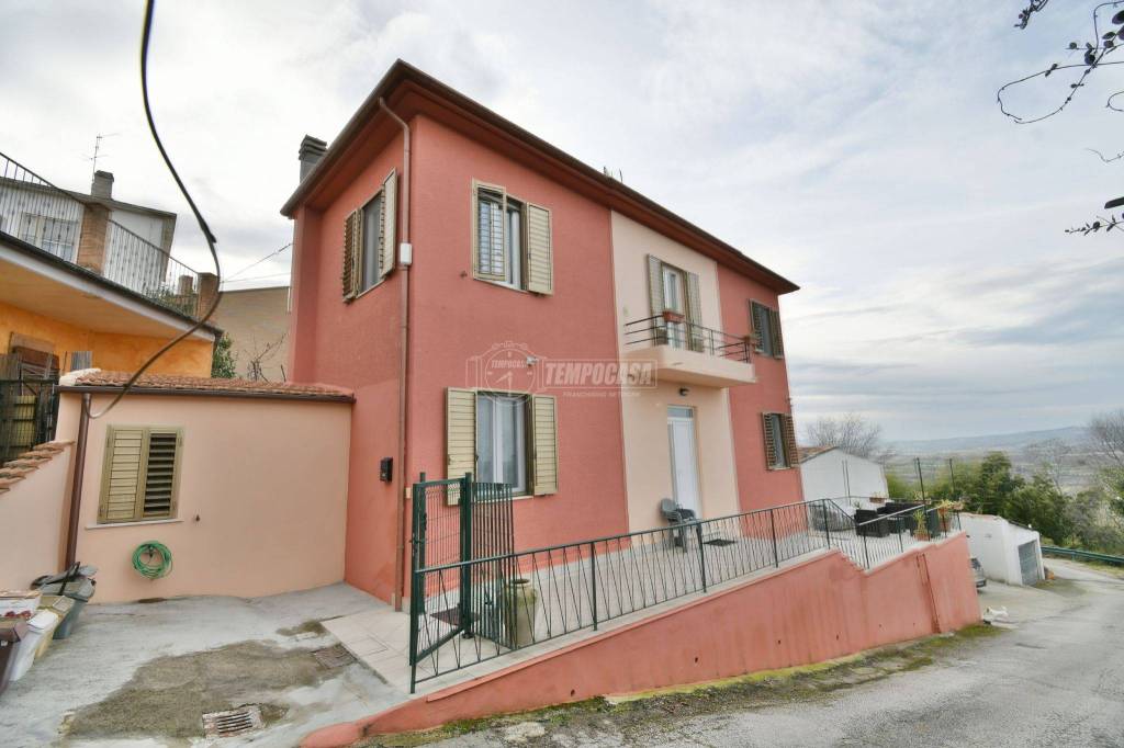 Casa Indipendente in vendita a Sant'Elpidio a Mare via dante alighieri