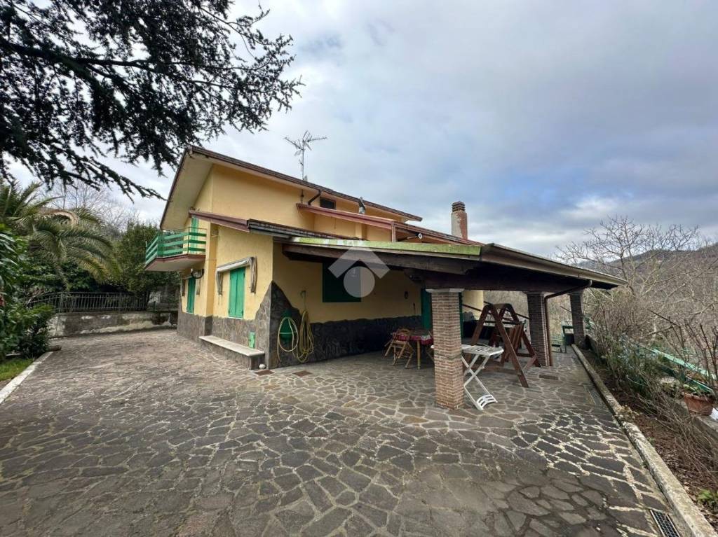 Villa in vendita a Montesarchio via canne