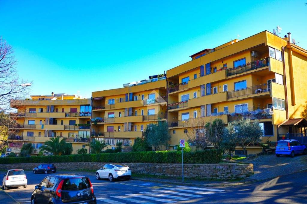 Appartamento in vendita a Marino via aurelio del gobbo, 25