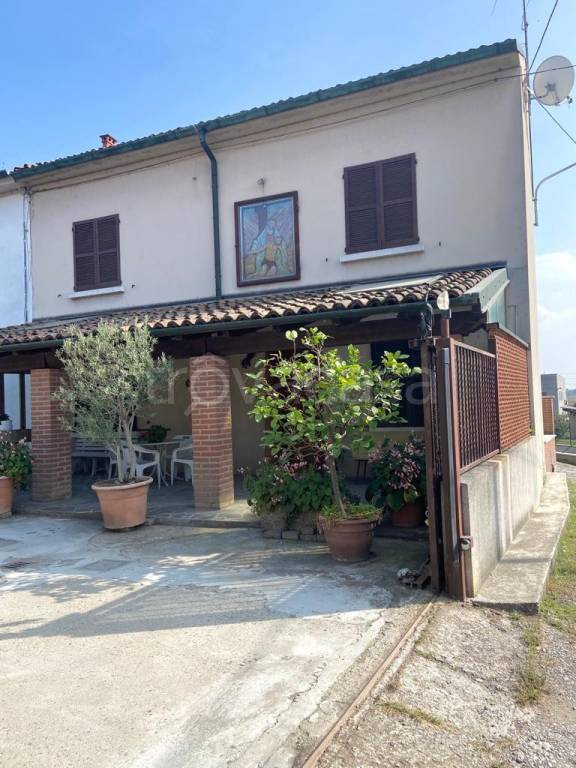 Casa Indipendente in vendita a Senna Lodigiana localita' riuscita 6