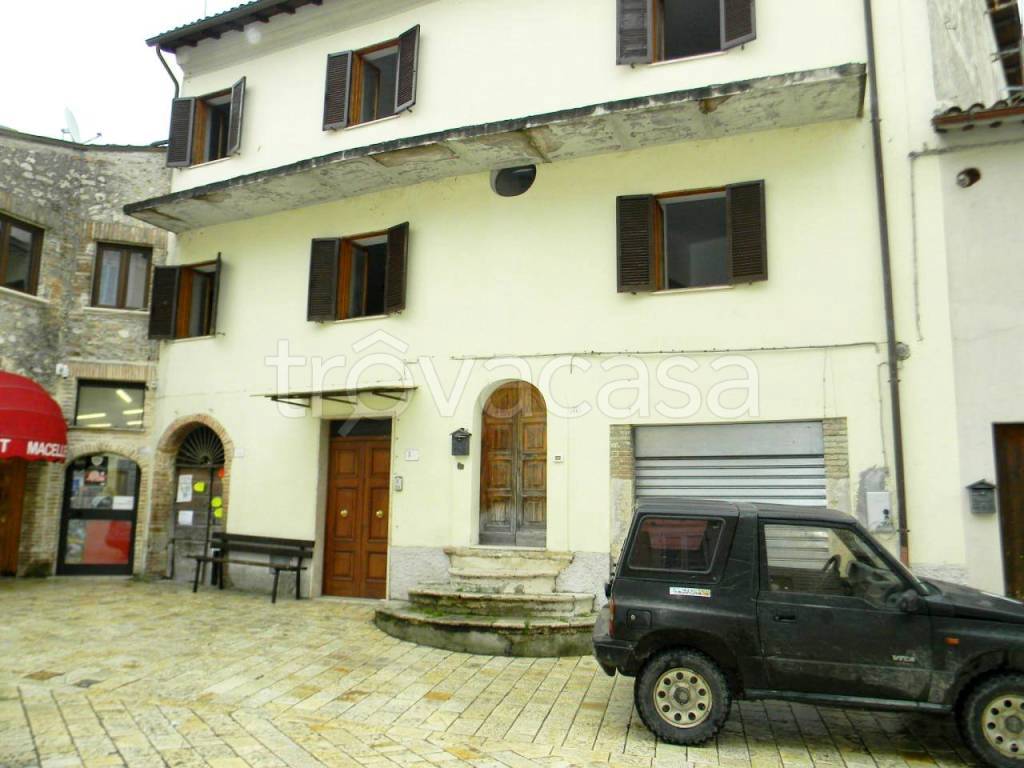 Casa Indipendente in vendita a Torricella in Sabina via Roma