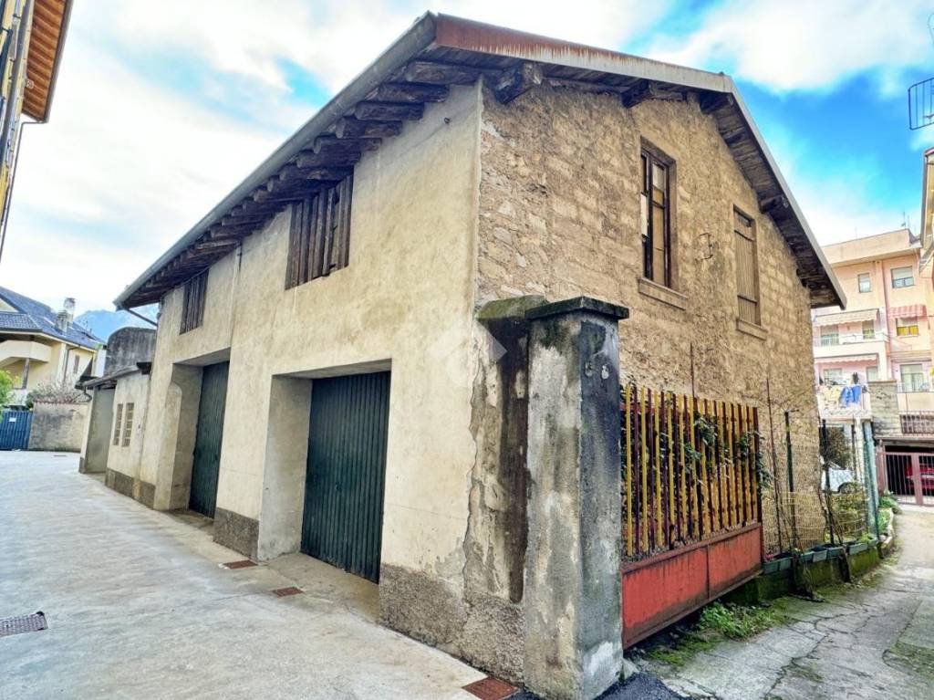 Casa Indipendente in vendita a Bellano via XX Settembre, 74