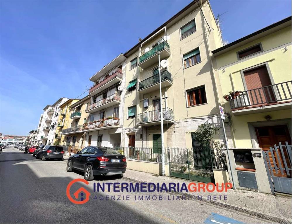 Appartamento in vendita a Prato via Cilea