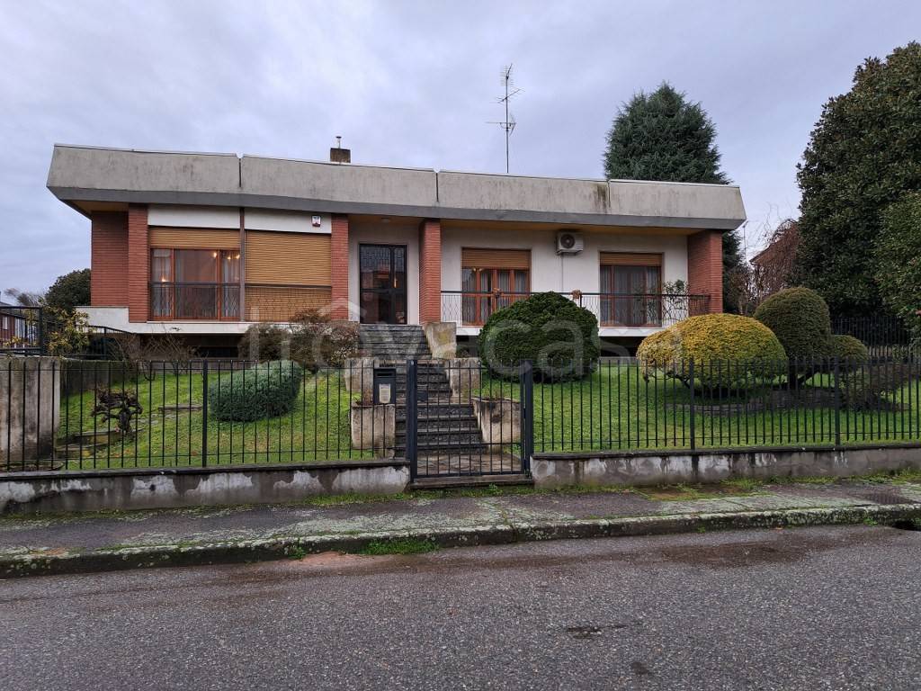 Villa in vendita a Vercelli via Don Cesare Martinetti, 9