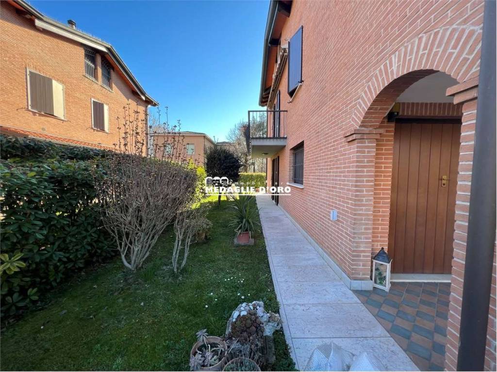 Villa in vendita a Modena strada Ponte Alto Nord
