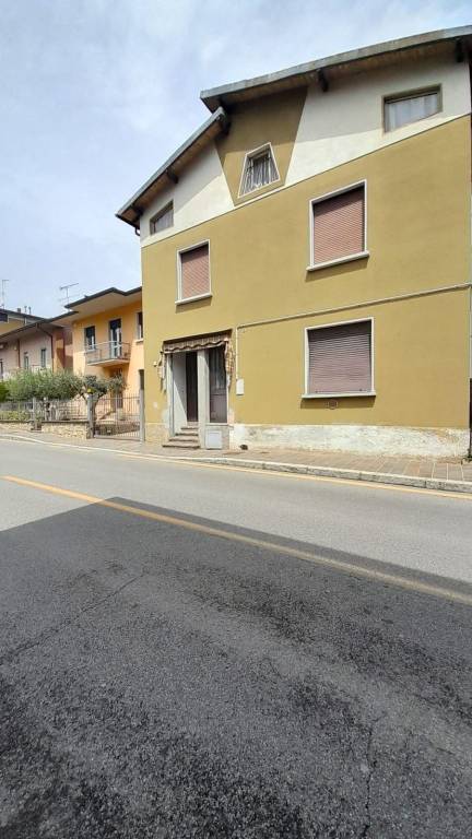 Appartamento in vendita a Vallio Terme via Roma