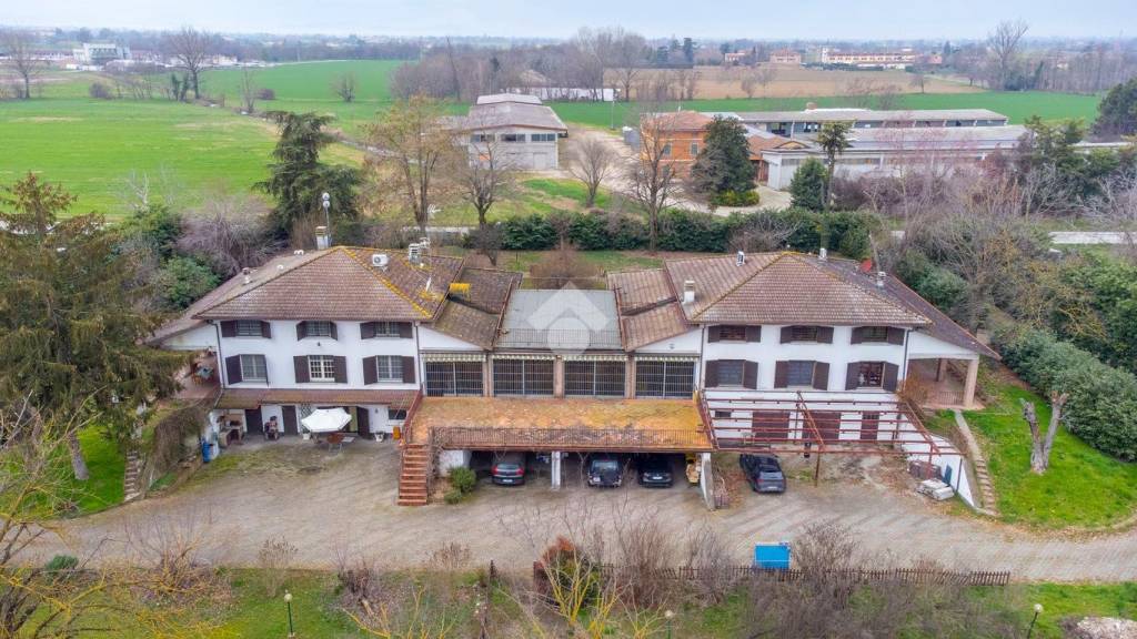 Villa Bifamiliare in vendita a Montechiarugolo via Resga, 1