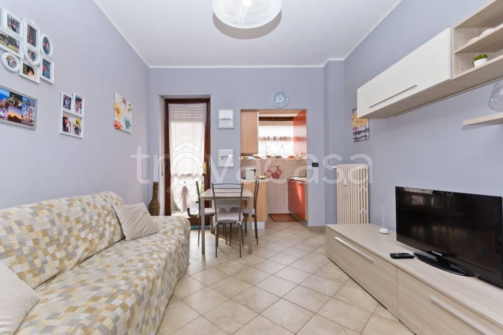 Appartamento in vendita a Rivoli via Pavia, 8