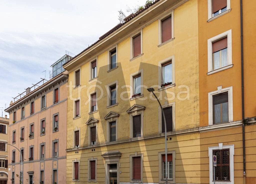 Appartamento in vendita a Roma via Panfilo Castaldi