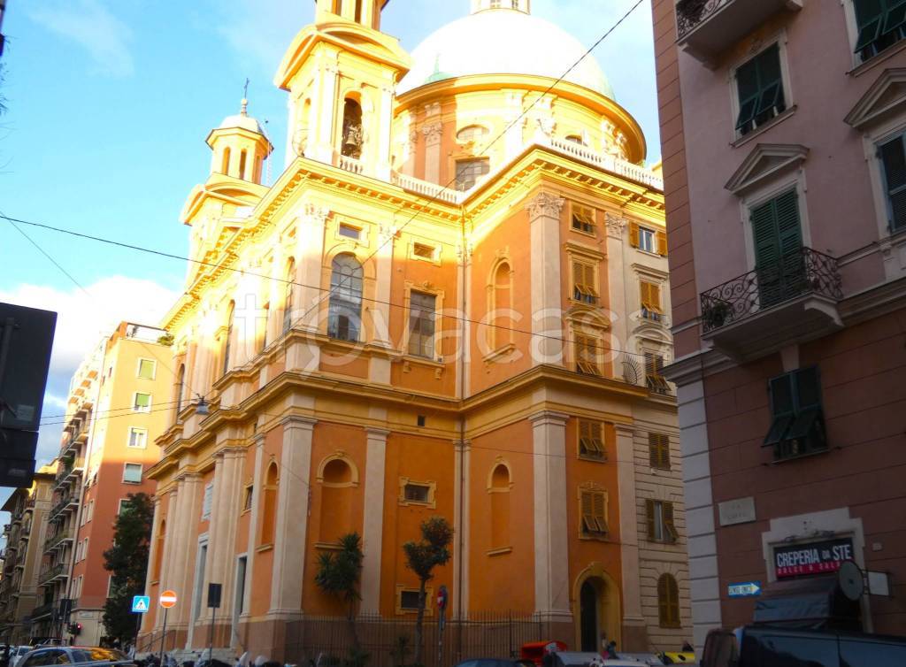 Appartamento in affitto a Genova via Caffa