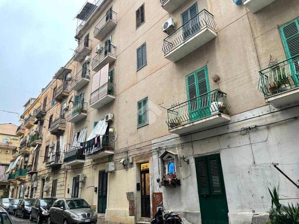 Appartamento in vendita a Palermo via Gualtiero Offamilio, 18