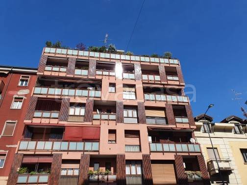 Appartamento in affitto a Milano via Pellegrino Rossi, 32