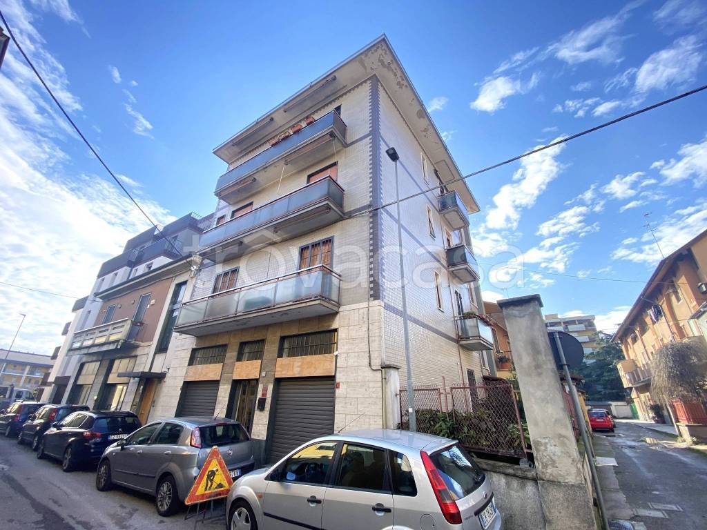 Appartamento in vendita a Bresso via Alessandro Manzoni