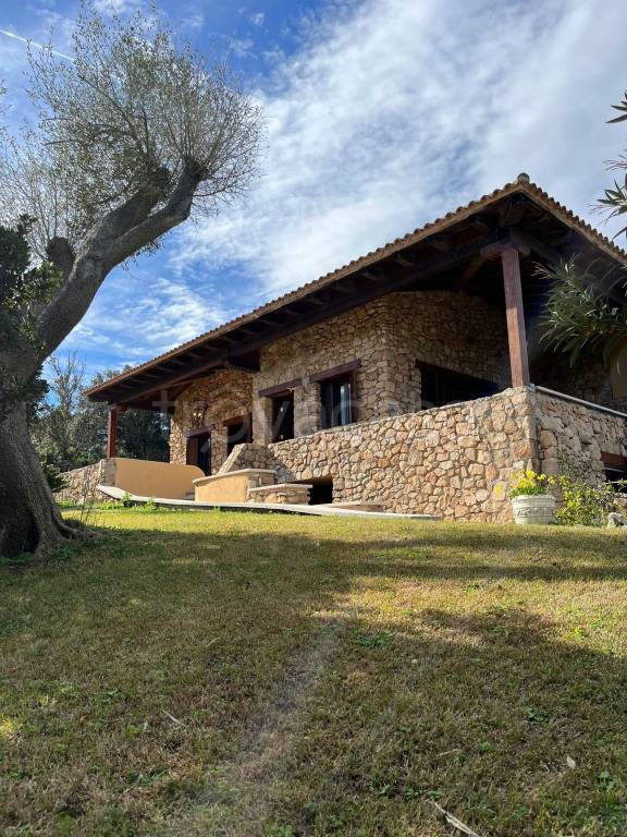 Villa a Schiera in affitto a Olbia via Porto Rotondo