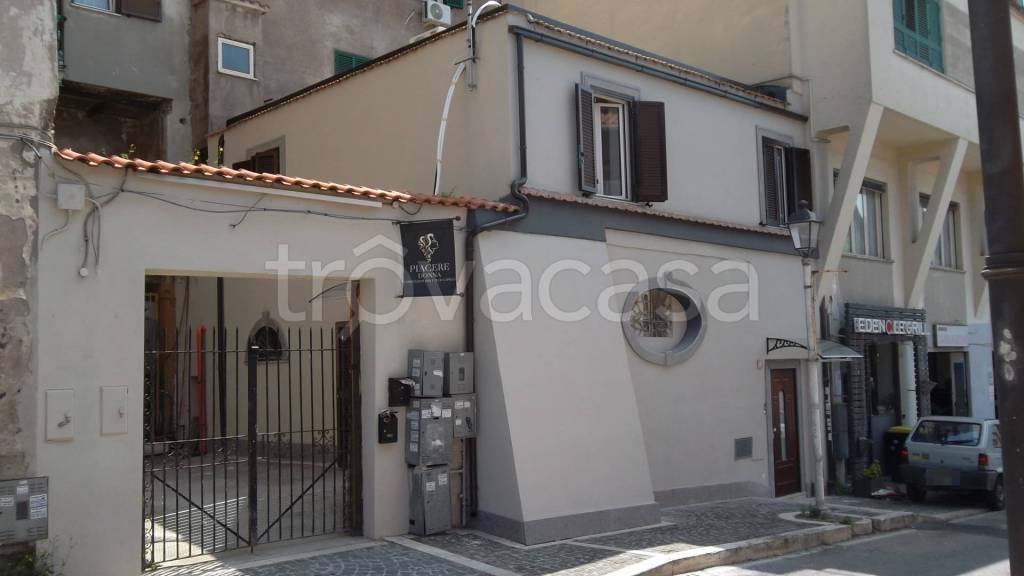 Casa Indipendente in vendita ad Albano Laziale via Cardinale Altieri
