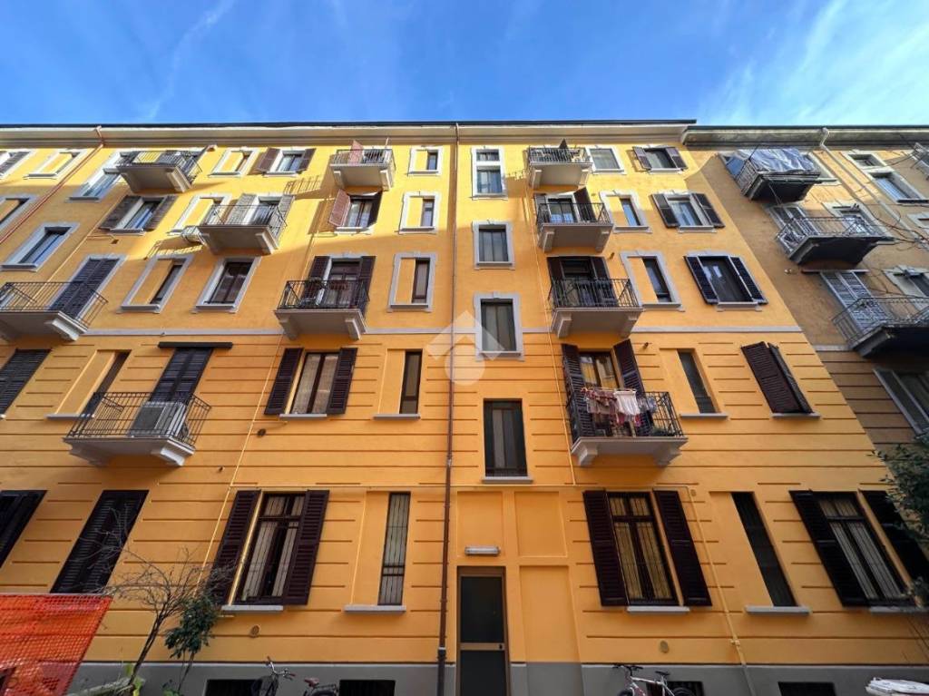 Appartamento in affitto a Milano via Tonale, 12