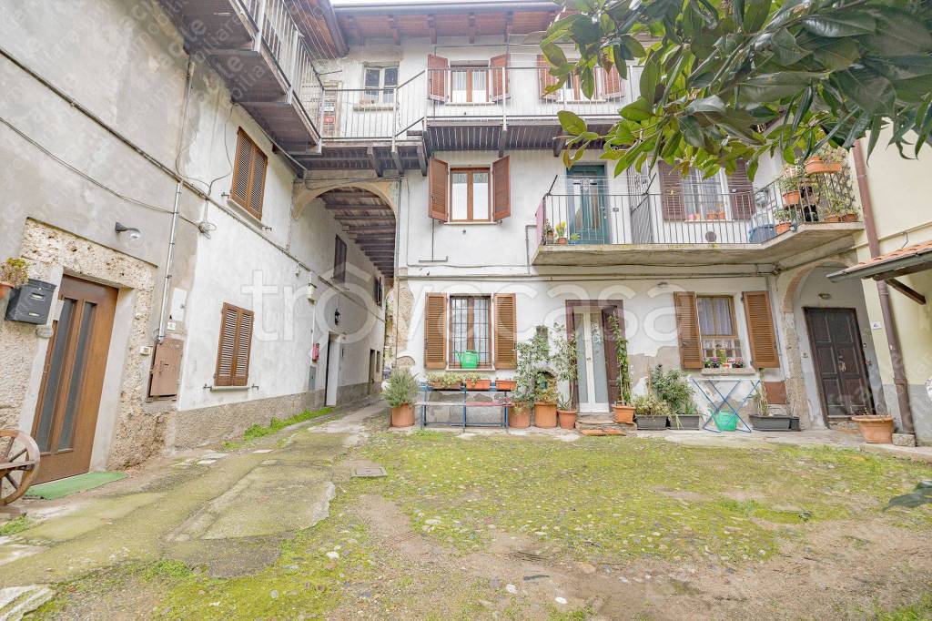 Appartamento in vendita a Lesmo via Luigi Galvani, 4/2, 20855 Lesmo mb, Italia