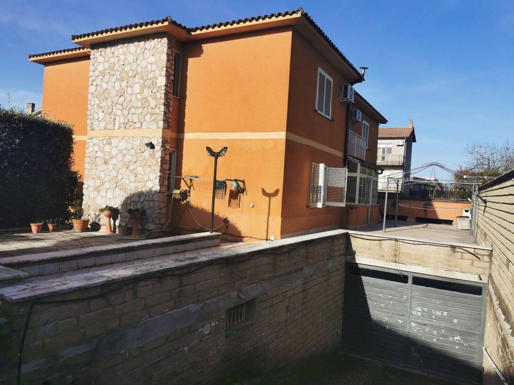 Villa Bifamiliare in in vendita da privato a Sant'Oreste circonvallazione Ponticello, 11