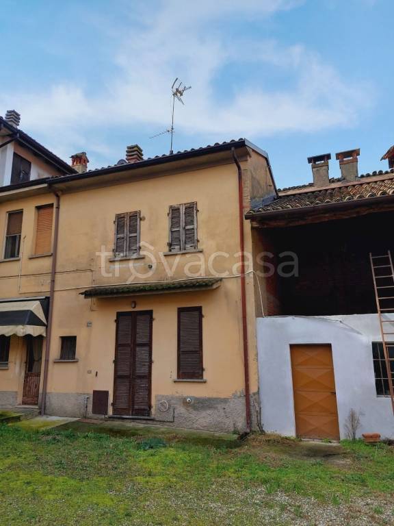 Casa Indipendente in vendita a Chignolo Po via 25 Aprile