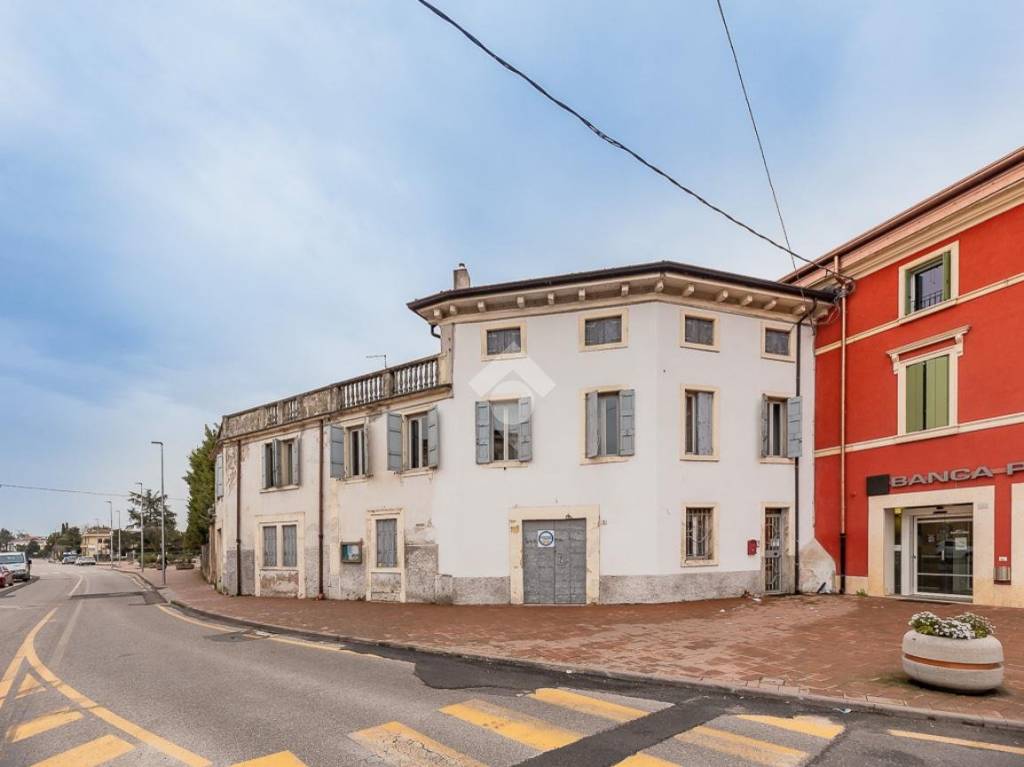 Colonica in vendita a Vigasio via Montemezzi, 6