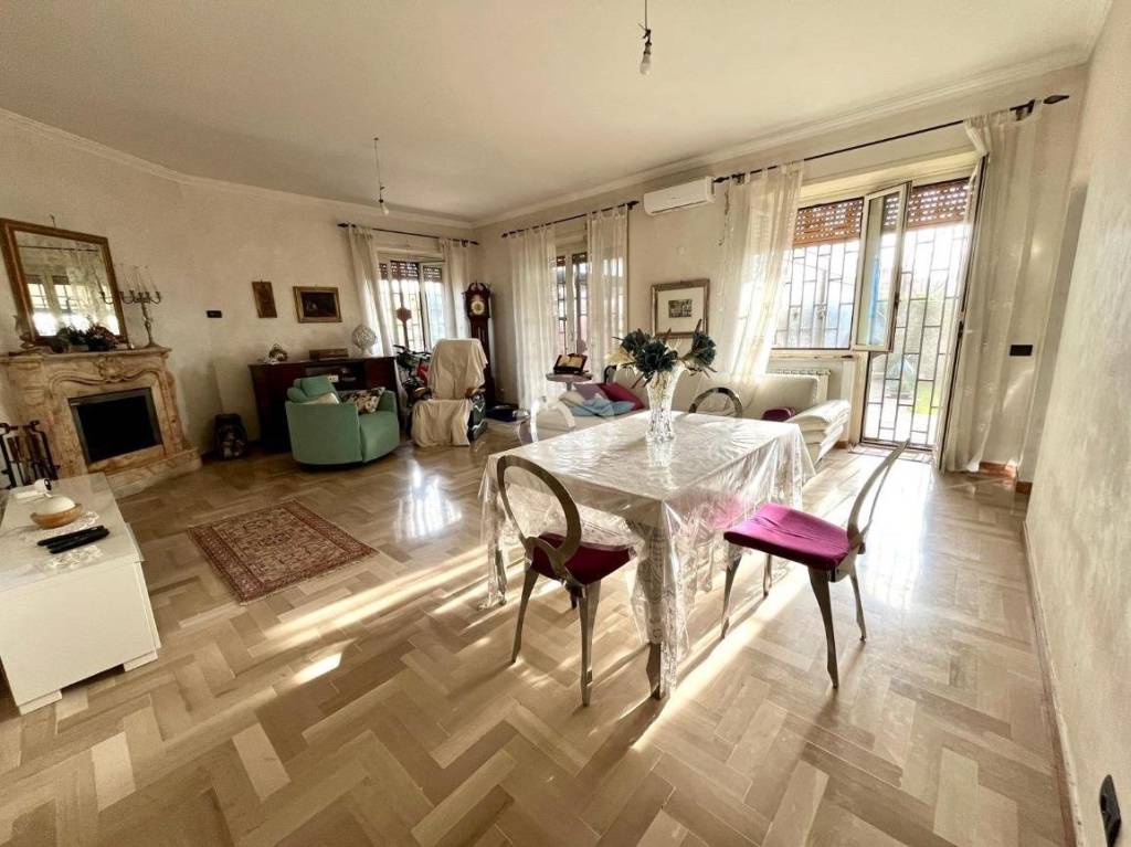 Appartamento in vendita a Ciampino via lucrezia romana, 88