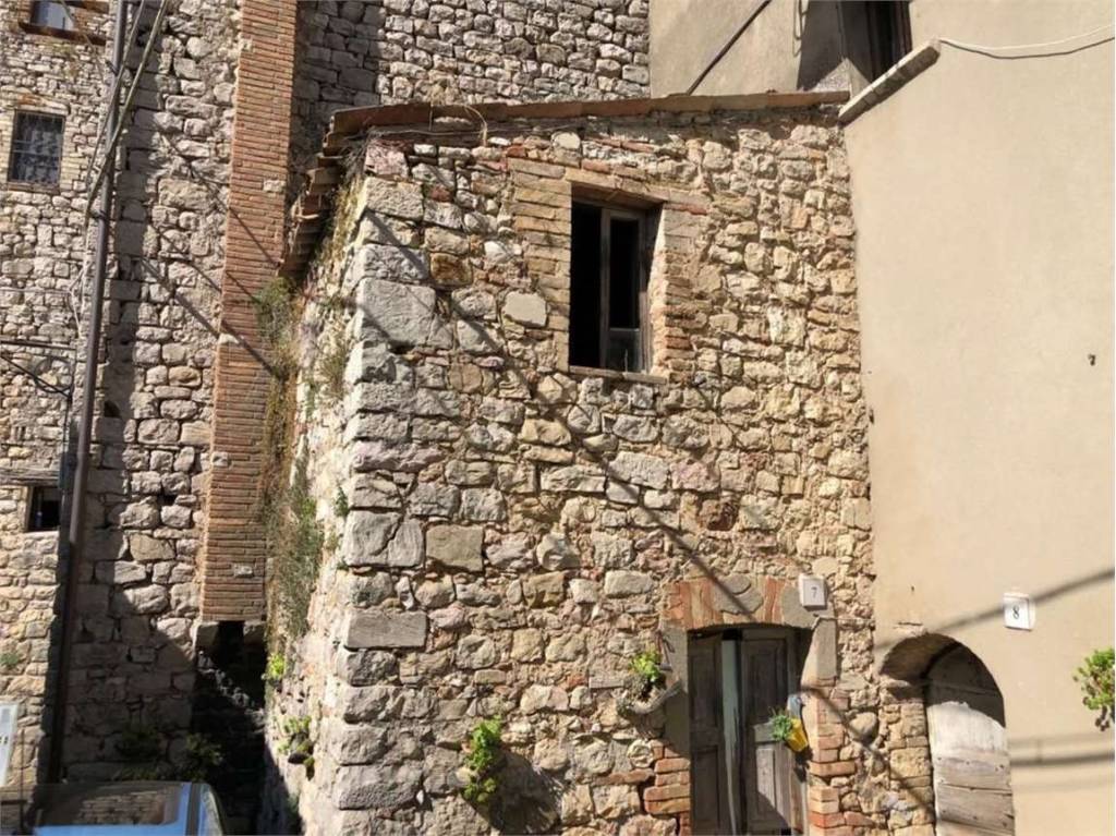 Appartamento in vendita a Baschi morre, via del castello antico, 2