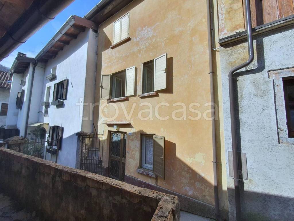 Villa a Schiera in vendita a Tolmezzo via Enfretez, 8