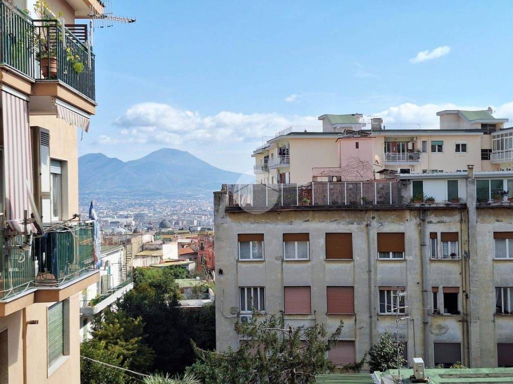 Appartamento in vendita a Napoli via s. Mandato, 37