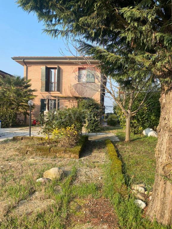 Villa a Schiera in vendita a Cadelbosco di Sopra via cantone melli, 14