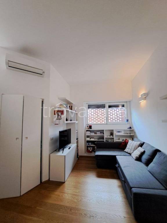Appartamento in affitto a Milano via Tristano Calco, 2