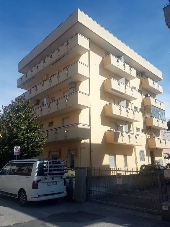 Appartamento in in vendita da privato a Misano Adriatico via Camillo Benso di Cavour, 4