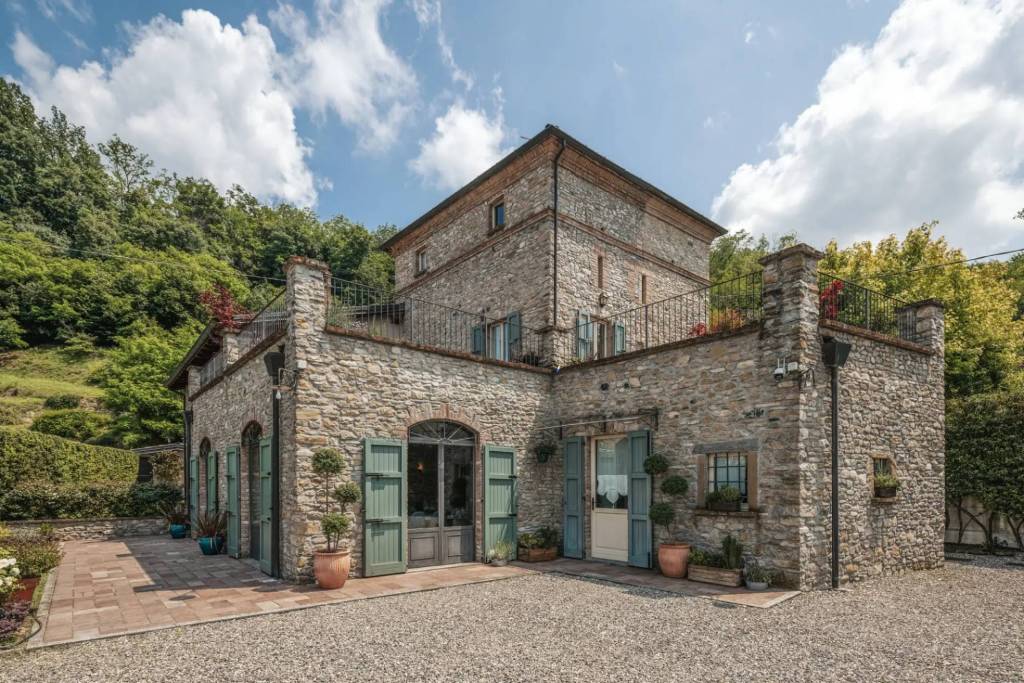 Villa in vendita a Gropparello via Gavazzini