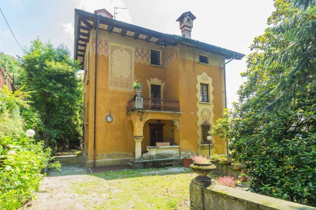 Villa in vendita a Viggiù via Schieppati