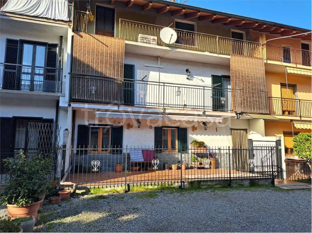Casa Indipendente in vendita a Gattico-Veruno via Nobile , 7/b