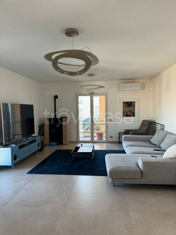 Appartamento in in vendita da privato a Ragusa via Orso Mario Corbino, 5
