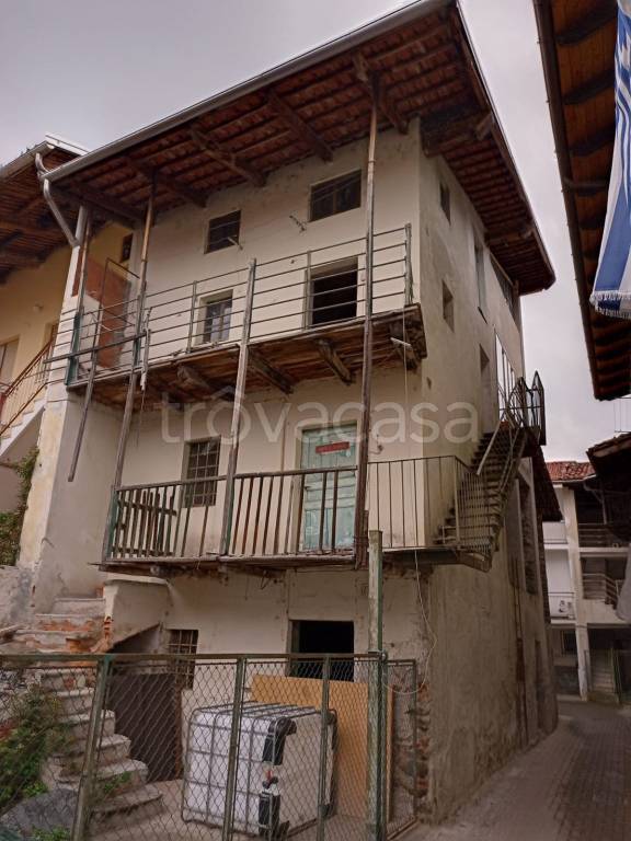 Casa Indipendente in in vendita da privato a Montalto Dora via Giuseppe Mazzini, 21