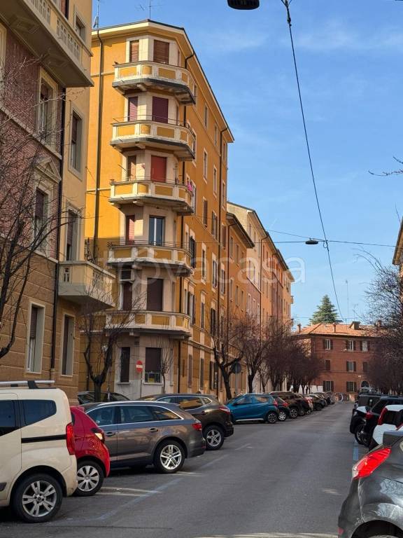 Appartamento in vendita a Bologna via della Ghisiliera