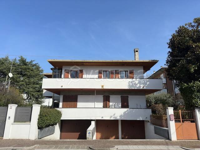 Villa a Schiera in vendita a Udine